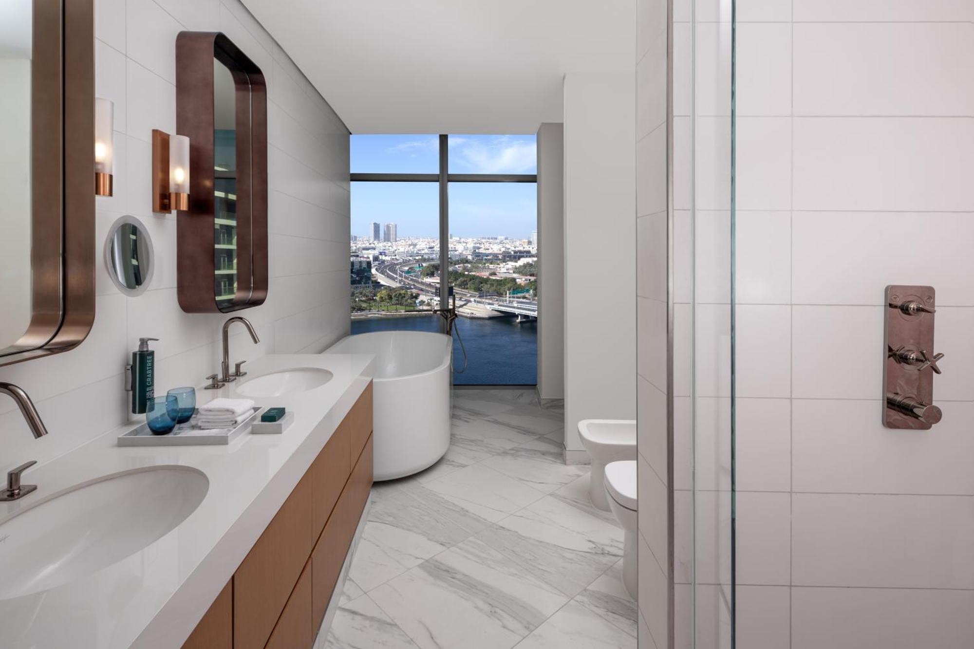 Hilton Creek & Residences Отель