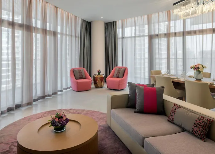 Hilton Dubai Creek Hotel & Residences