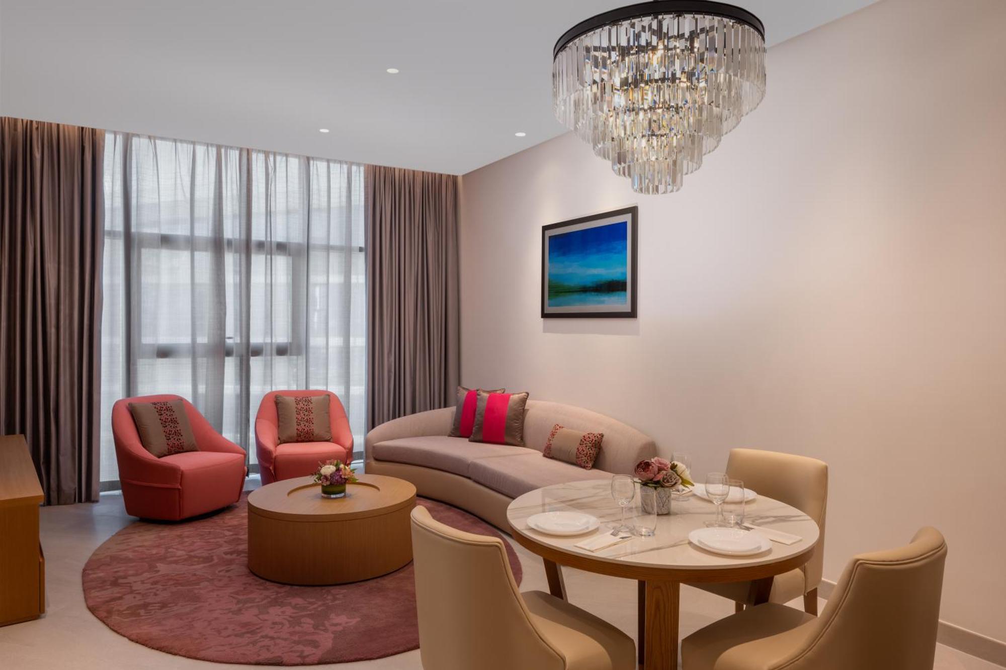 Hilton Creek & Residences فندق دبي