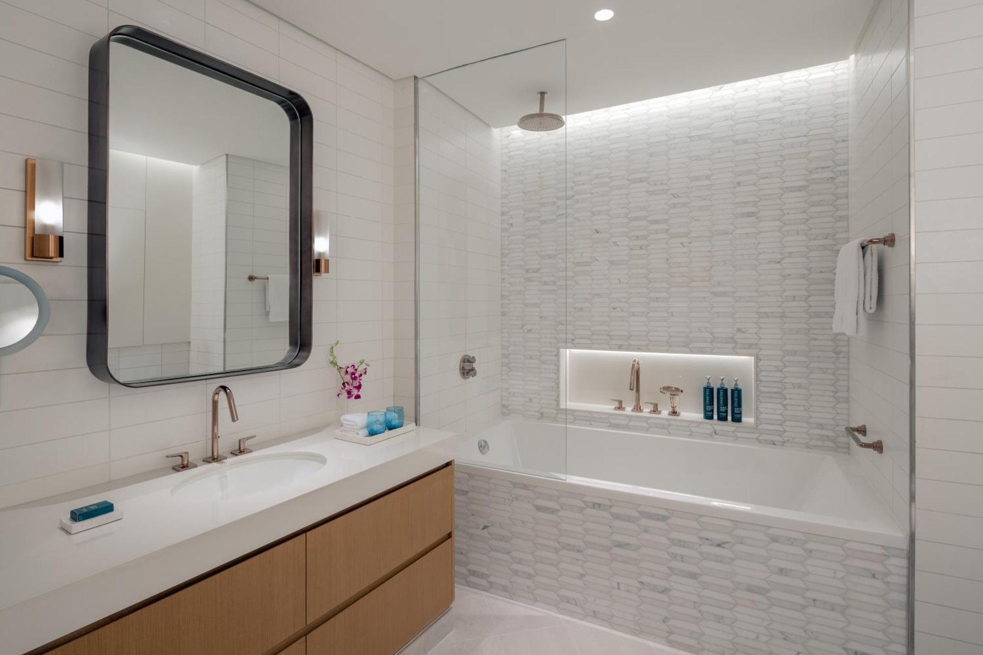 فندق Hilton Creek & Residences دبي