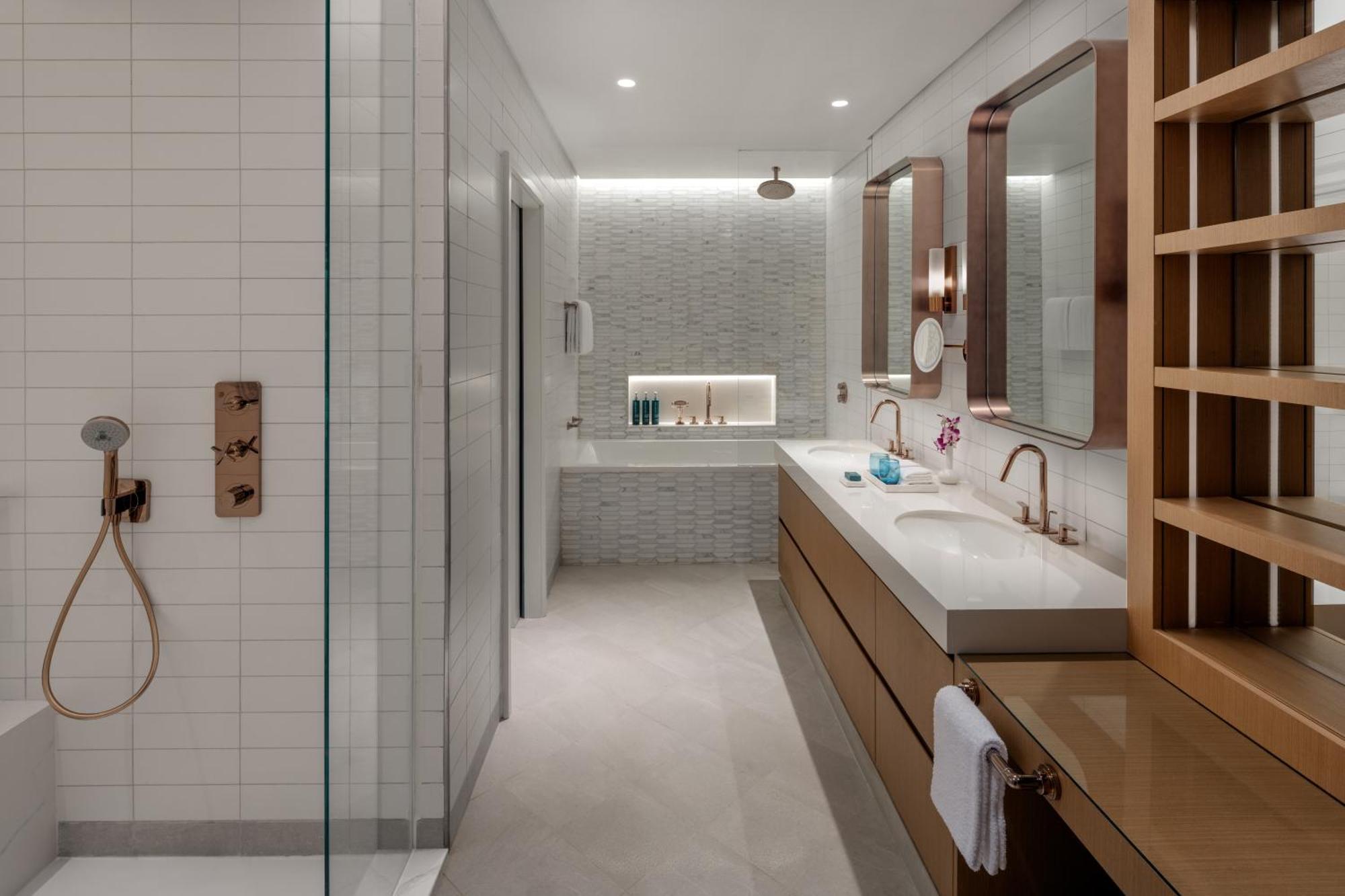 فندق Hilton Creek & Residences دبي